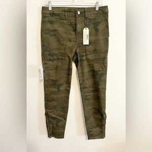 NWT Sanctuary Camouflage Camo Standard Surplus Fast Track Chino Pants. Size 29